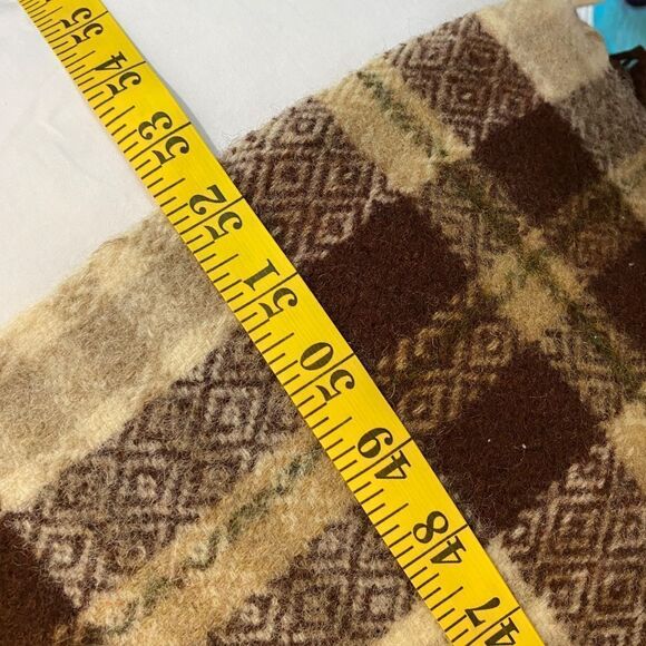 "Vintage Plaid Wool Throw Blanket with Fringe - Brown & Tan Diamond Pattern - Picture 3 of 4